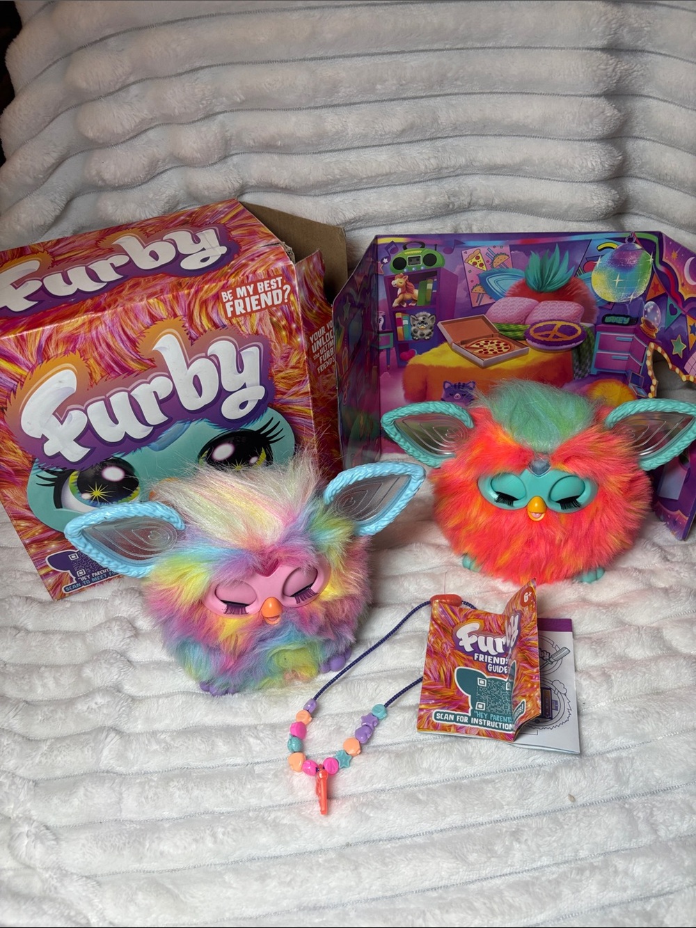 Hasbro 2023 Furby Coral 15 Fashion Accessories, Interactive Two Plush Toys